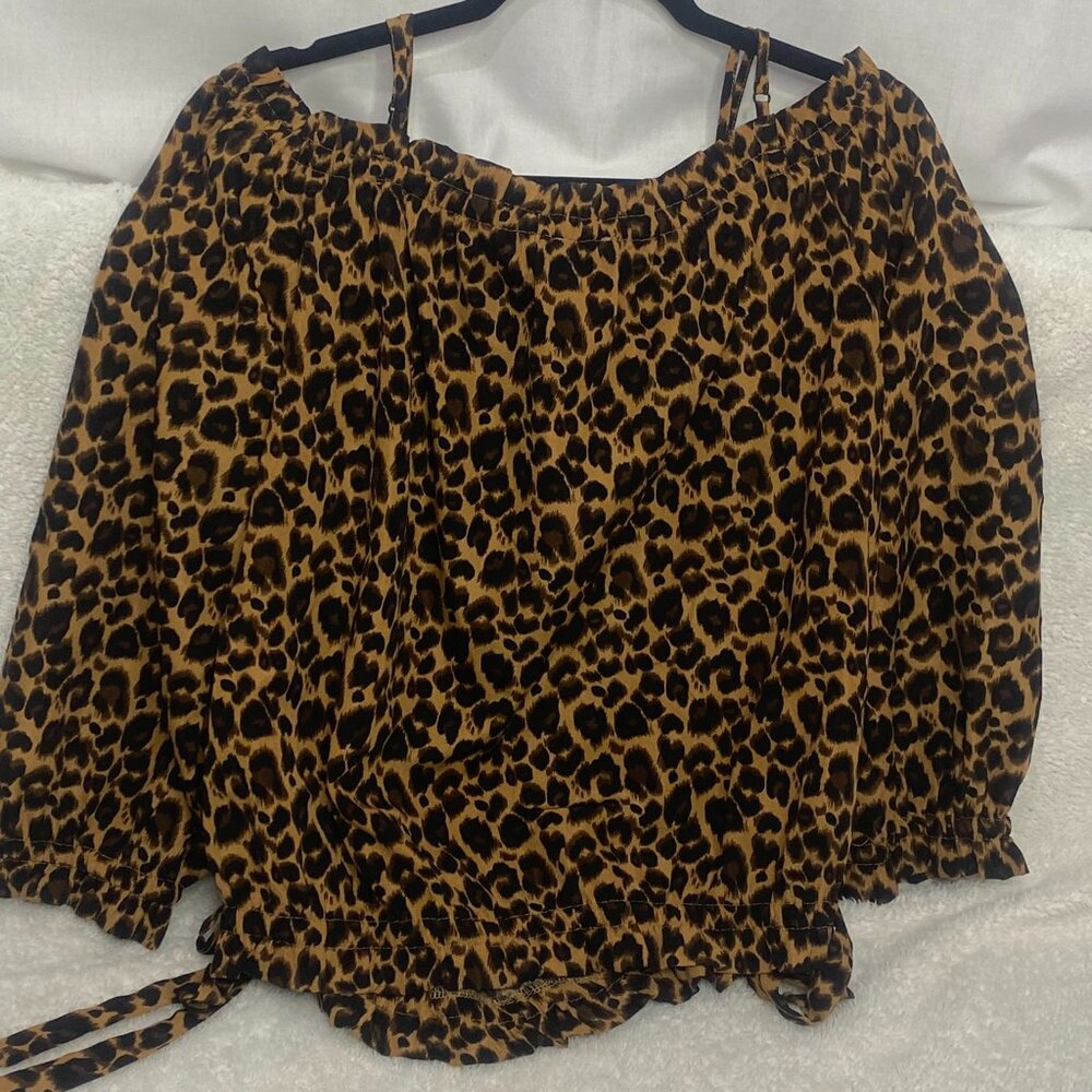 Zenobia – Leopard Print Strap/Off Shoulder Blouse – Plus size 3x – Woman